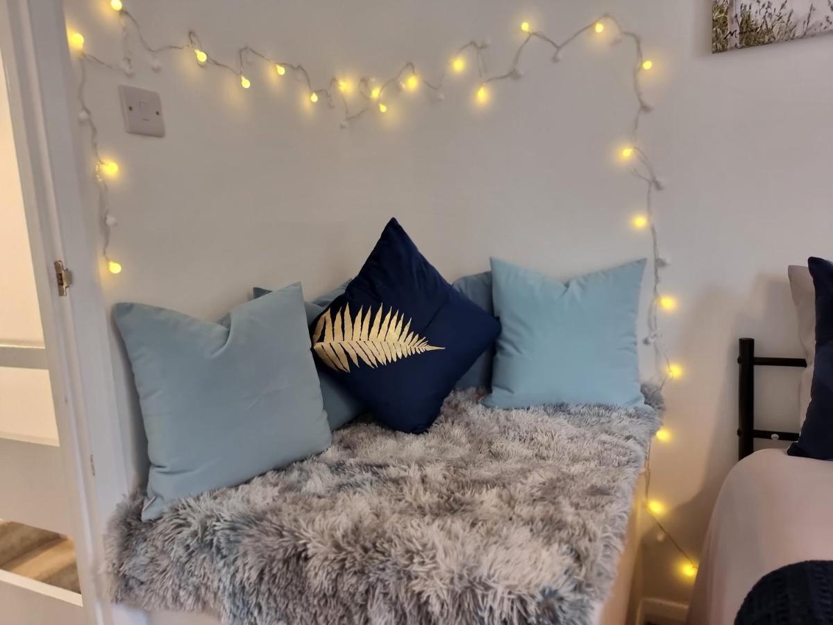 Virexxa Aylesbury Centre Apartment Bagian luar foto