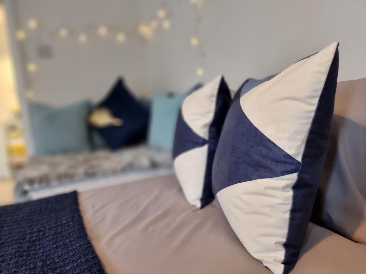 Virexxa Aylesbury Centre Apartment Bagian luar foto
